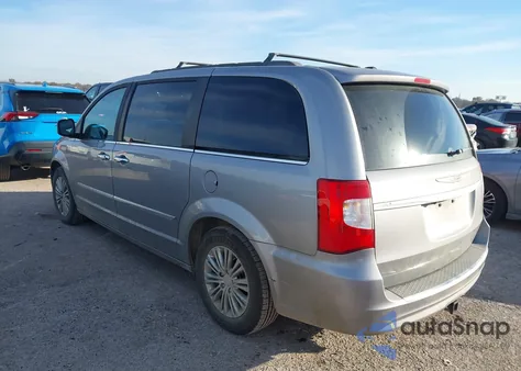 2016 Chrysler Town & Country Touring-L Anniversary Edition z USA, uszkodzony, nr VIN 2C4RC1CG2GR129287